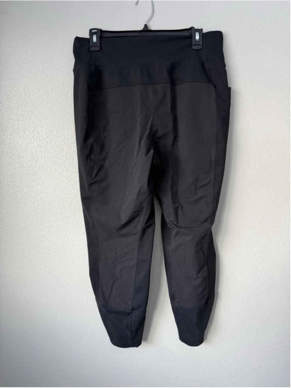 REI CO-OP Women's Size XLarge Black Pull On Zip Pocket Nylon Compression Pants - Picture 2 of 4